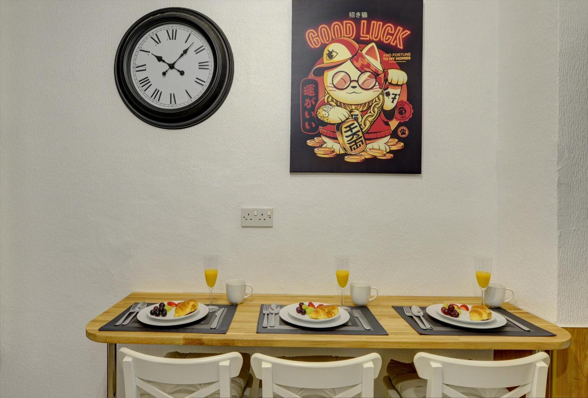 Modern 2Br Gem I Free Parking I Sleeps 5 Villa Coventry Ngoại thất bức ảnh