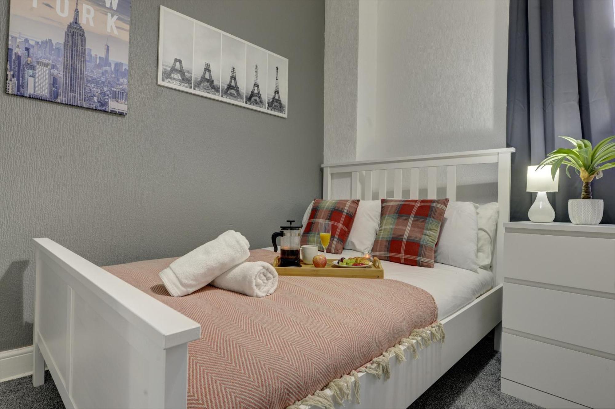 Modern 2Br Gem I Free Parking I Sleeps 5 Villa Coventry Ngoại thất bức ảnh