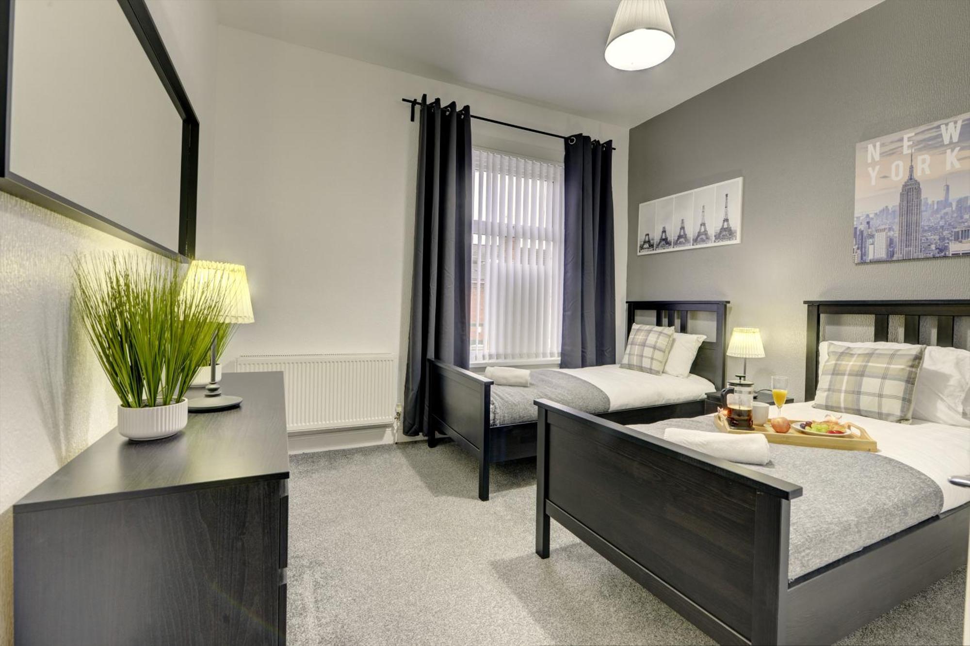 Modern 2Br Gem I Free Parking I Sleeps 5 Villa Coventry Ngoại thất bức ảnh